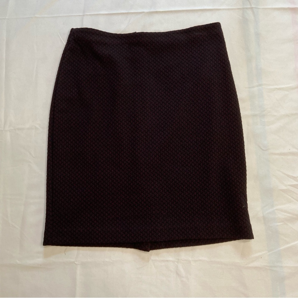 Banana Republic Black Knee-Length Pencil Skirt - Picture 1 of 8